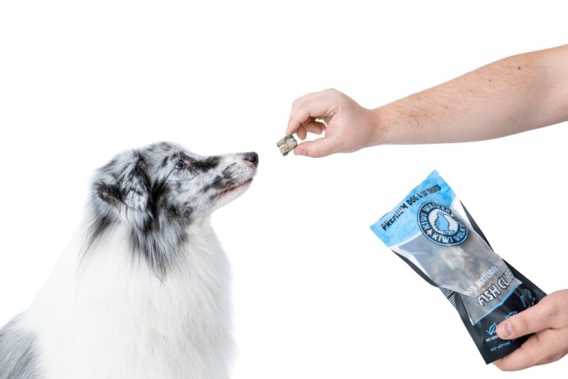 Vzduchem sušené kostky rybí kůže 100g